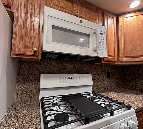 2nd image of 240-4 68th Ave #1