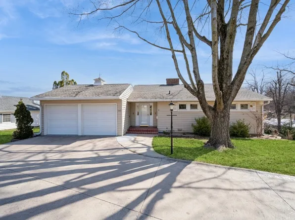 340 Trail Ridge Rd SE, Cedar Rapids, IA 52403
