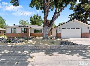 860 Hunter Lake Dr, Reno, NV 89509