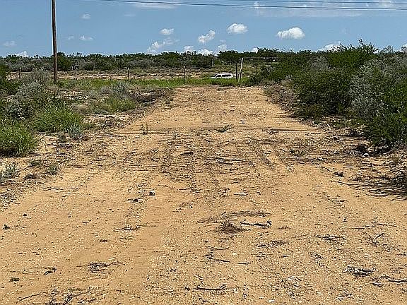 4th image of 4107 N Us Highway 83