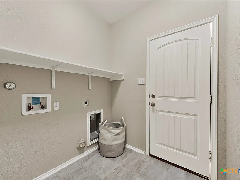 429 Sheepshank Dr — Photo 34