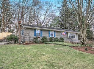 14 Willow Ave, FAR HILLS, NJ 07931