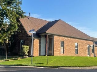 6958 Lagrange Grove Dr, Cordova, TN 38018