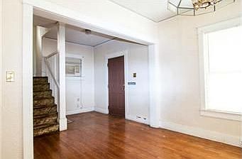 5th image of 1037 Waverly Ave
