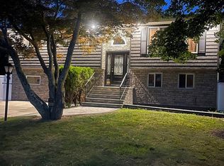 22 Brian Dr, East Islip, NY 11730