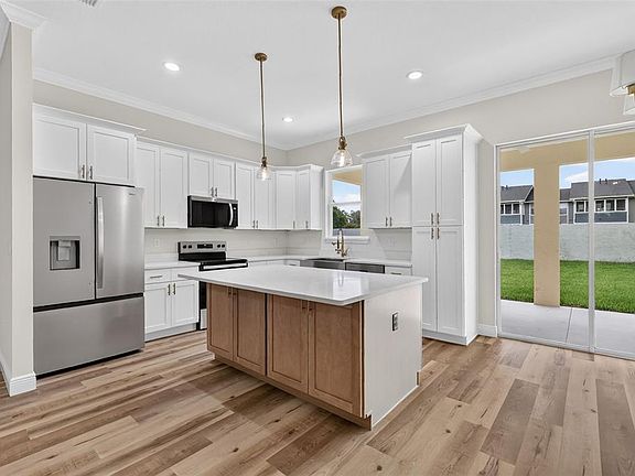 3rd image of 3045 SW 41st Pl