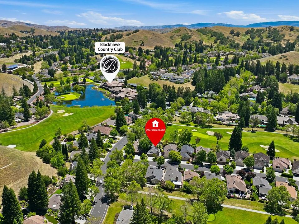 1st image of 305 Jacaranda Dr