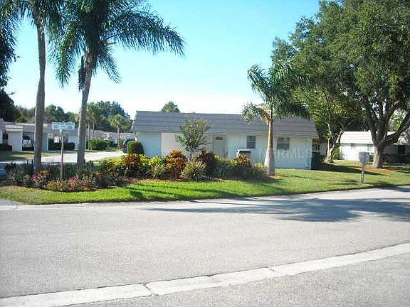 2nd image of 5440 Riverbluff Cir