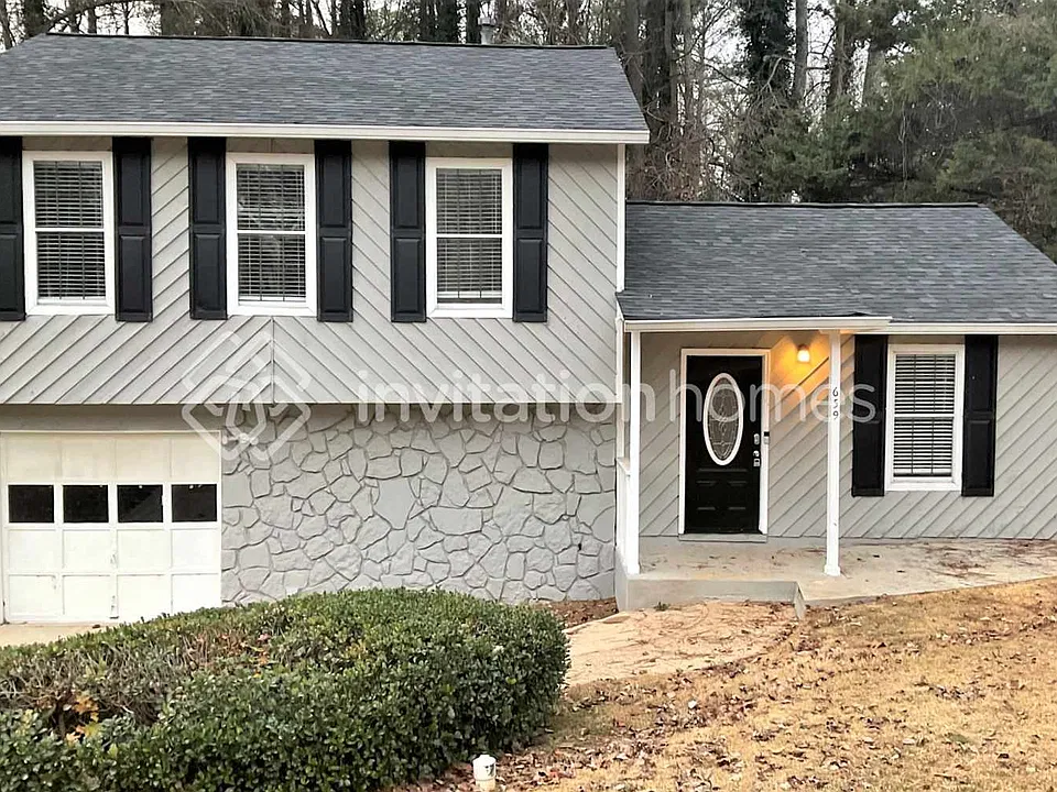 659 N Wood Path Dr
