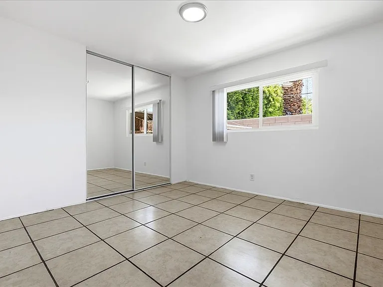 511 S. Desert View Drive — Photo 7