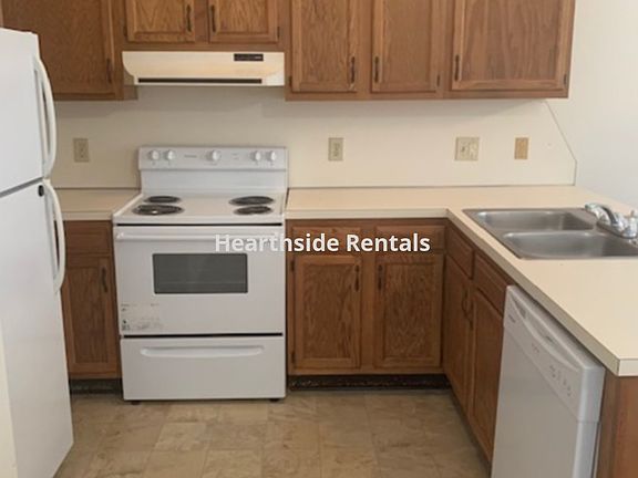 2nd image of 107 E West Victoria Ct