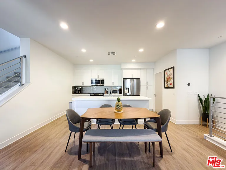 2111 N Cahuenga Blvd #2 — Photo 11