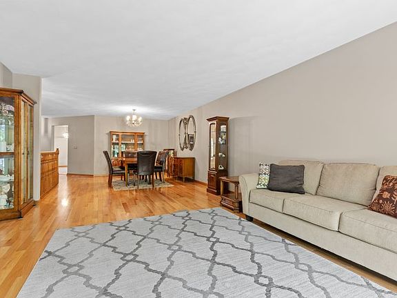 4th image of 6904 Redansa Dr #1