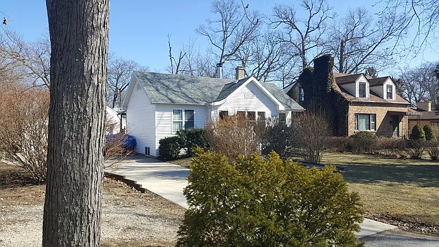 731 Kirkwood Ave photo 1