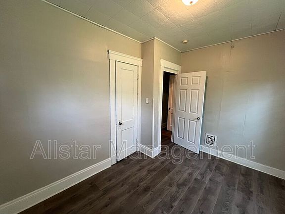 2nd image of 9016-9018 Yale Ave