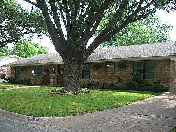 2nd image of 4213 Plantation Dr