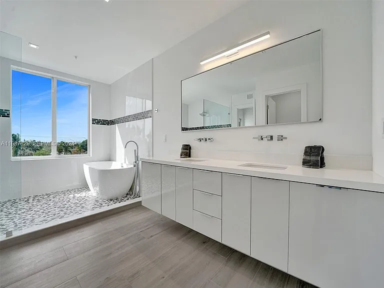 1222 NE 15th Ave — Photo 34