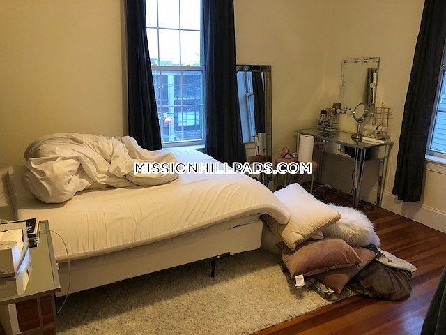 2nd image of 105 Fisher Ave #2