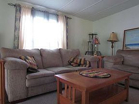 5th image of 204 Birch St