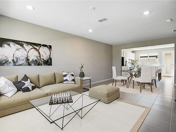 3rd image of 5052 Caspian St
