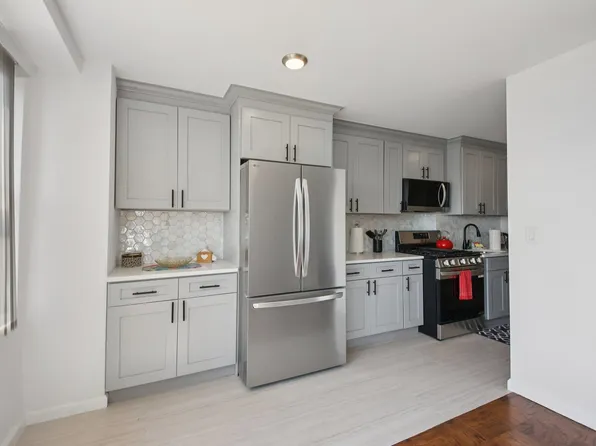 10 Huron Avenue image 13 of 37