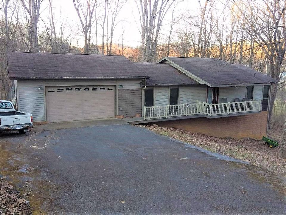 1st image of 22125 Pinebrook Dr