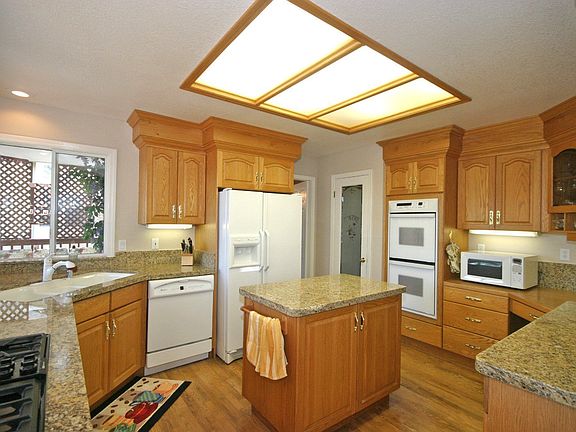 Large updated Kitchen
