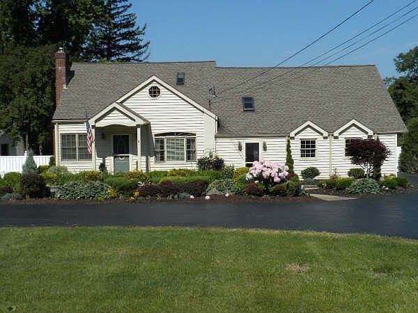 2nd image of 7702 Hitchcock Rd