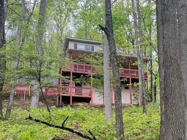 180 Rebel Ridge Rd, Maggie Valley, NC 28751