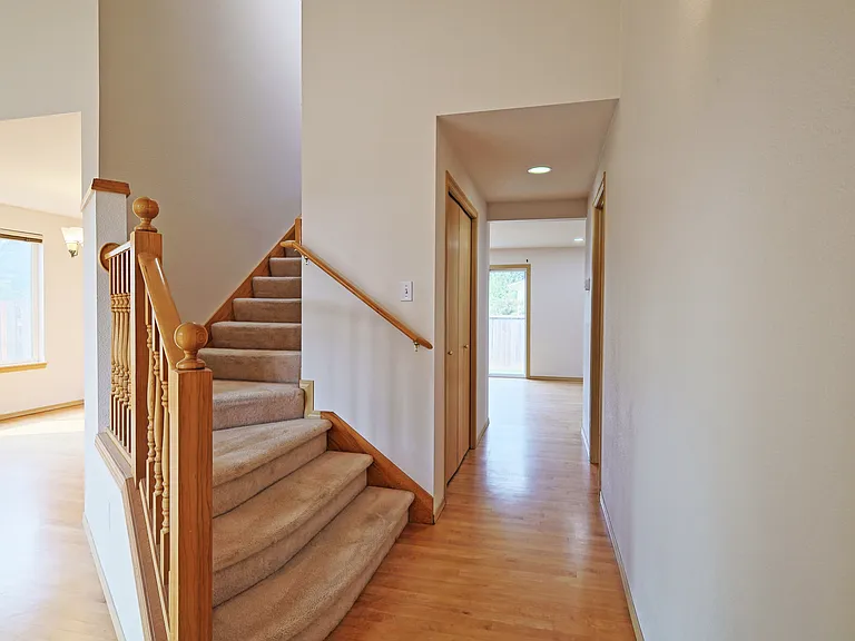 4006 NE 18th St — Photo 2