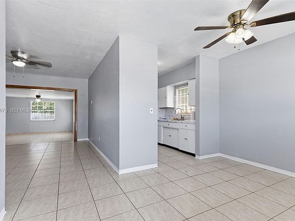 5th image of 998 W 68th St