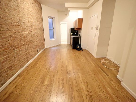 5th image of 535 E 87th St #5B