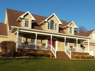 242 Castle Dr, Bloomingdale, OH