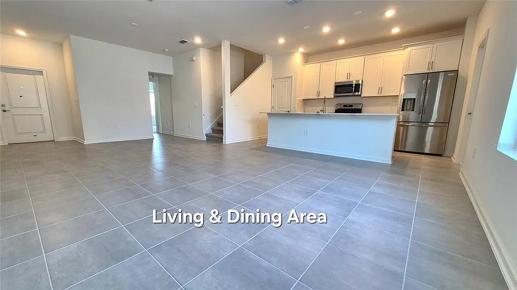 4 bed, 2.5 bath, 2000 sqft, $2,500 — Photo 3