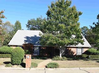 6114 Deerfield Dr, Texarkana, TX 75503
