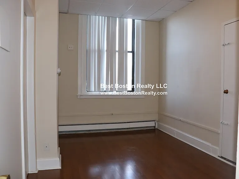 47 Bay State Rd #2R — Photo 3