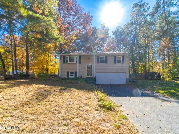 6 Surrey Lane, Ballston Spa, NY 12020