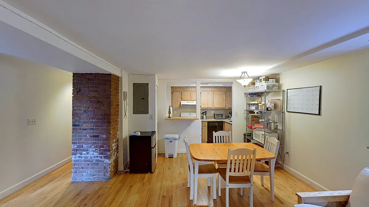 Building Photo - 111 Gainsborough St #5