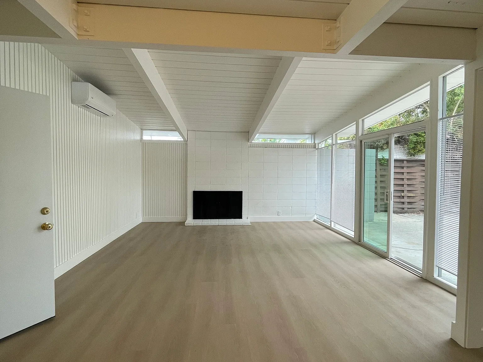 753 Richmond Ave — Photo 3