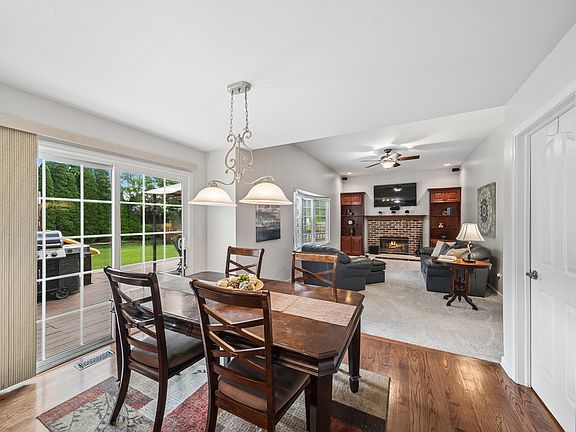 4th image of 567 Lakeview Dr