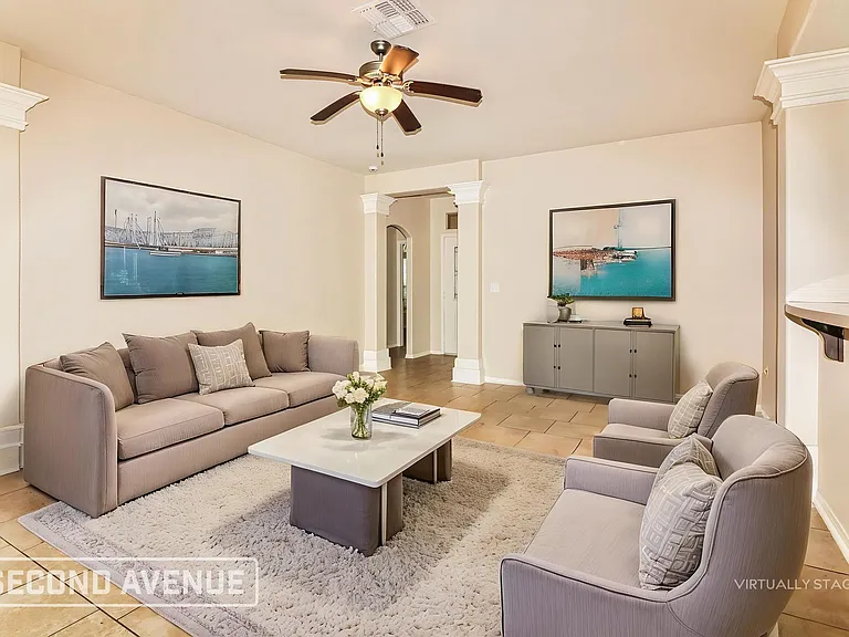 1037 Imperial St — Photo 2