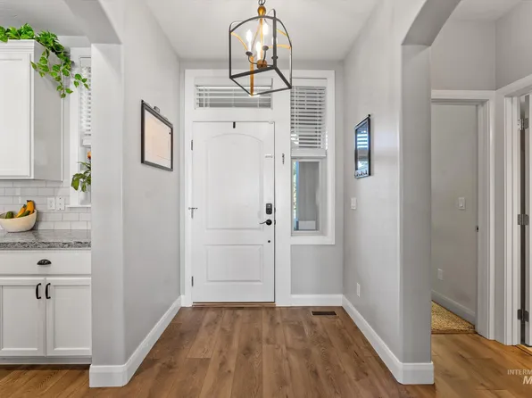 816 Stallion Springs Way, Middleton, ID 83644