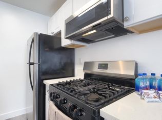 7240 Jordan Ave #204, Canoga Park, CA 91303