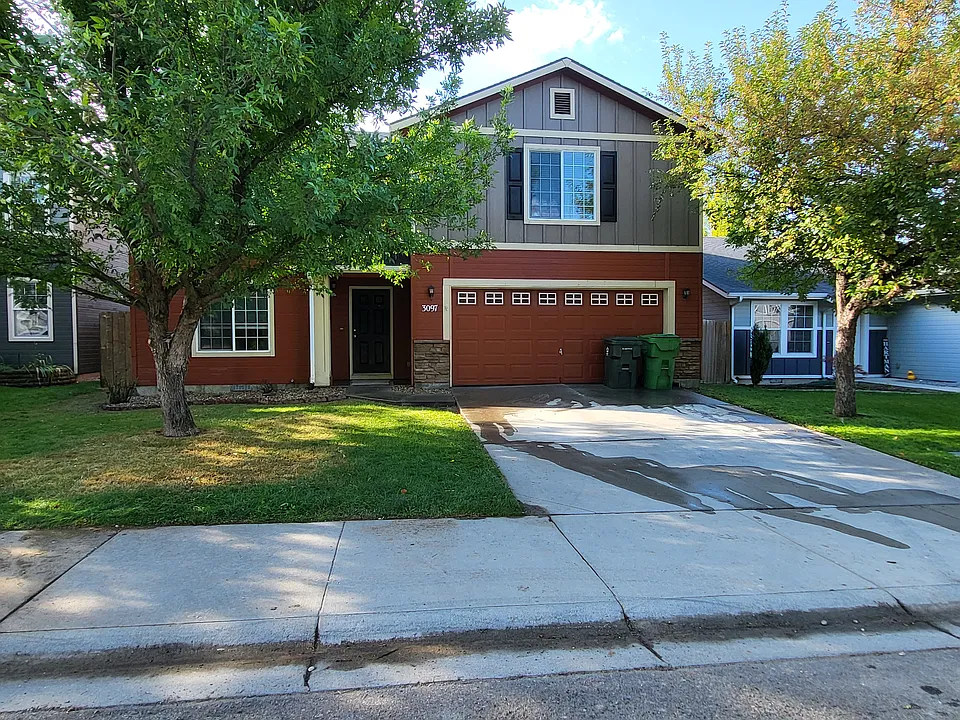 3097 E Shaver Ct