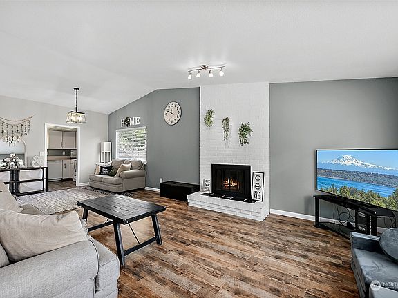 4th image of 15310 107th Av Ct E