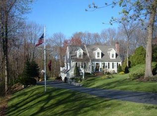 8 New Towne Dr, Hingham, MA 02043