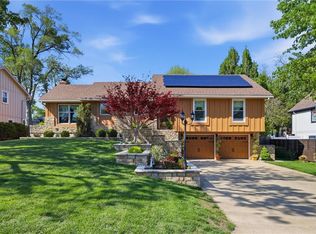 10706 W 70th Ter, Shawnee, KS 66203