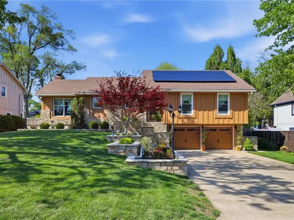 10706 W 70th Ter, Shawnee, KS 66203