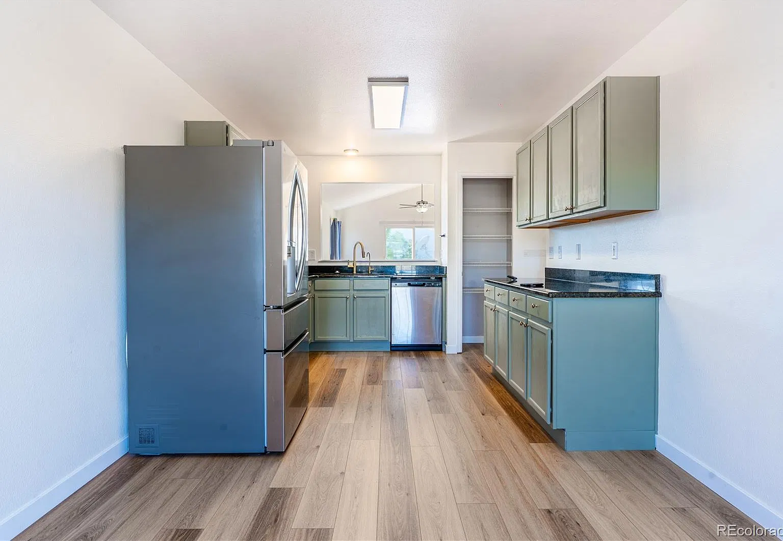 3 bed, 2.0 bath, 1447 sqft, $2,200 — Photo 3
