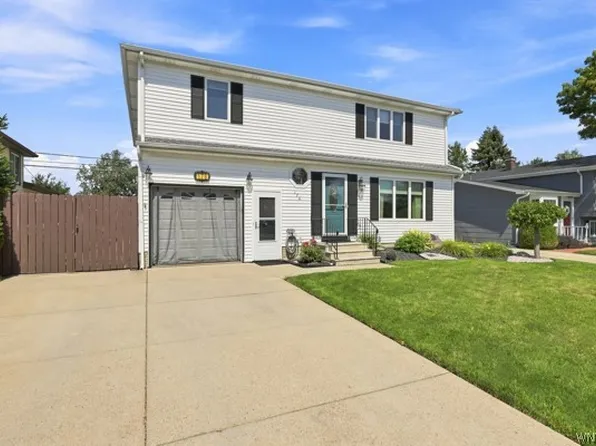 178 Autumnwood Dr, Cheektowaga, NY 14227